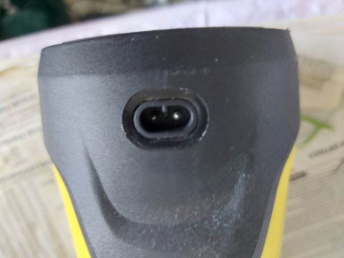 KARCHER Portable screen washer, in excellent condition, missing the the charger power supply
