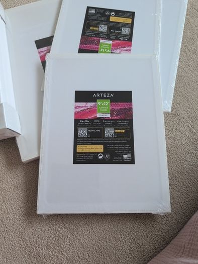 Bundle of canvas, white, arteza and crelando