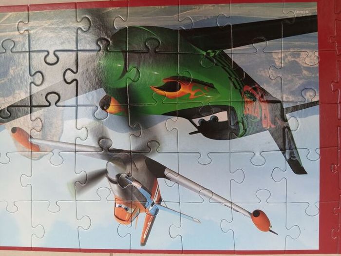 DIsney Planes Jigsaw and box