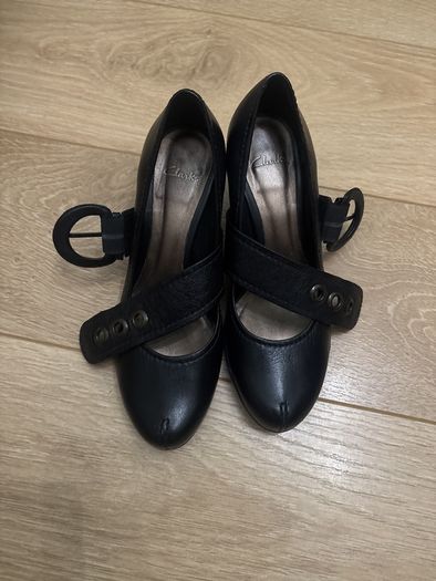 Clarks Black Leather Mary Jane Shoes 4