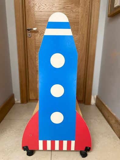 Rocket Art and Storage station