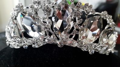 Bride's Designer Crystal Head Piece