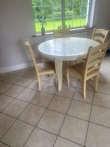 Dining table and chaire