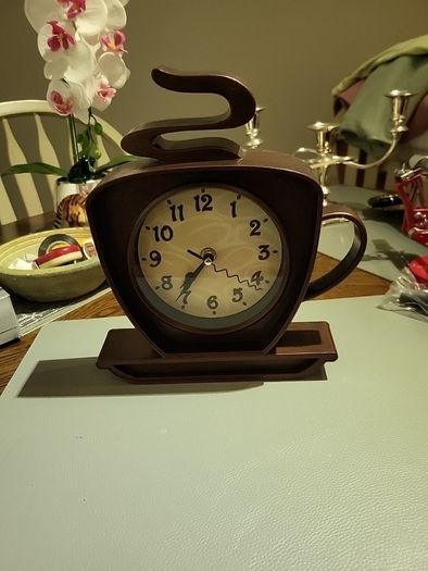 Clock  teapot shape