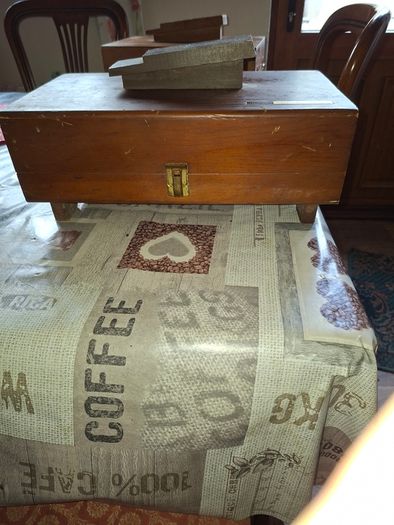 2 Vintage mid-20th-century Electric Shoe Polisher Kit Housed in a Wooden Storage Box. Postage Available or Collection PRICE IS FOR 1 ONLY