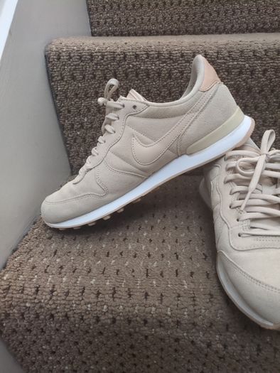 Nike trainers (almost new)