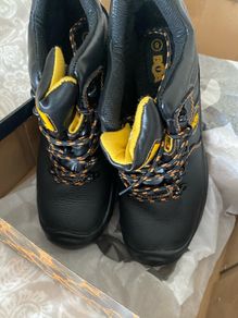 work boots steel cap..
