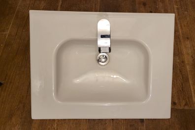 Sink / wash hand basin