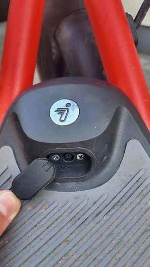 Electric scooter ninebot D18e in good condition(segway).