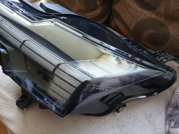 Genuine Volvo Ex30 2023-25 Front Left Passenger Side Headlight 80000399 Used
