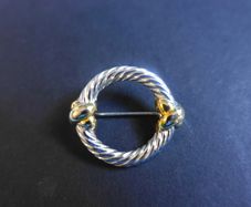 Twisted Wreath Circle Eternity Brooch