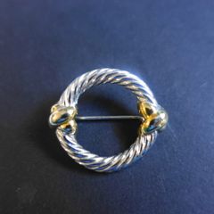 Twisted Wreath Circle Eternity Brooch
