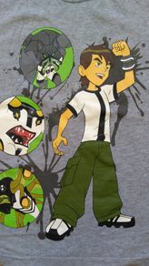 Grey T-shirt. Age 6-7