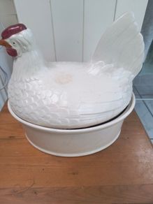 Ceramic Hen Egg Container