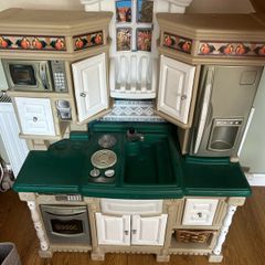 Kids play kitchen