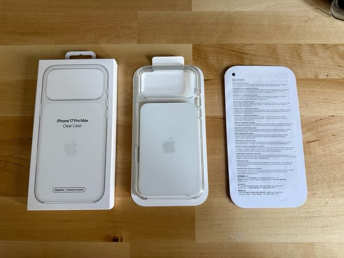 Official Apple Clear Case - iPhone 17 Pro Max - MagSafe + Camera Control