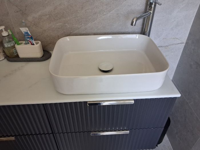Bathroom sink
