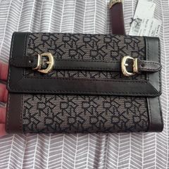 DKNY wallet