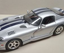 Burago Dodge Viper Gts Coupe 1.18 Scale