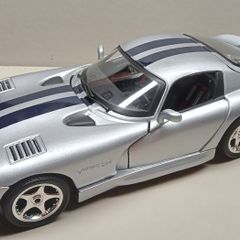 Burago Dodge Viper Gts Coupe 1.18 Scale