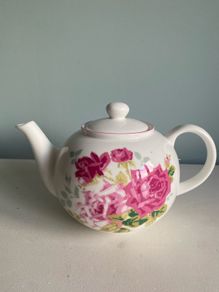 Nina Campbell by Roy Kirkham pink Roses tea pot