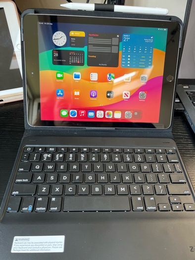 Apple iPad 6th Generation + ZAGG Keyboard Case & Stylus