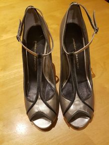 French Connection Gold t-bar shoes 6