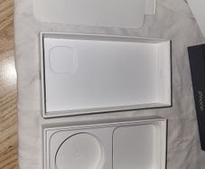 iPhone 14 box