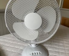 Oscillating Table top Fan