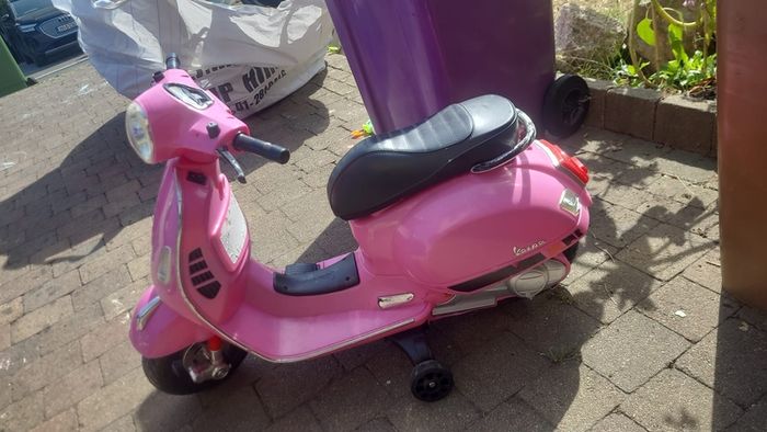 child's electric scooter