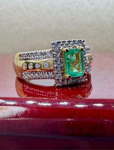 Emerald & Natural Zircon Ring