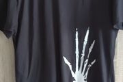 Man t shirt black with print fits sm  new