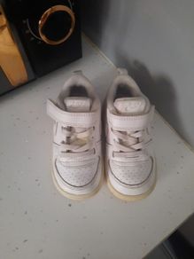 white baby nike runners