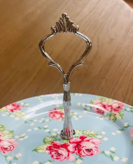 Cakestand & Teapot / Cup & Saucer