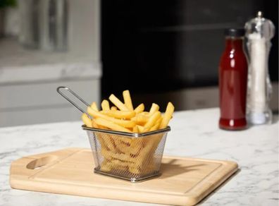 Steel chip serving basket
