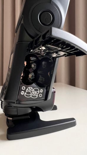 Genuine Canon Speedlite 430EX II Flash for Canon Digital SLR Cameras - like new