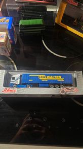 Schuco 1:87 scale Mercedes-Benz Actros LKW WALTER