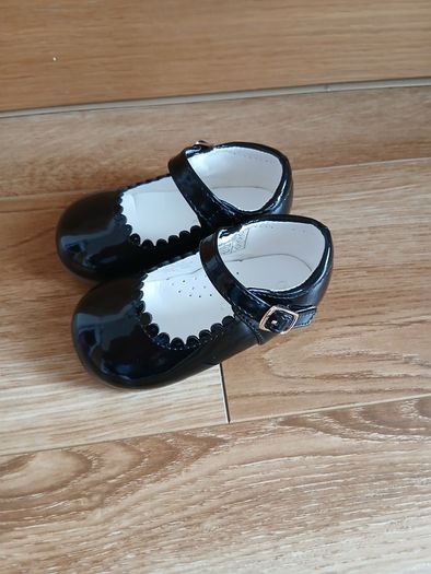 Kids black shoes Toddler size 5