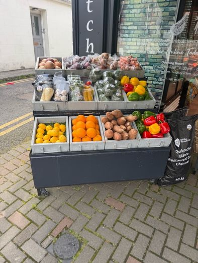 Fruit & vegetable display stand