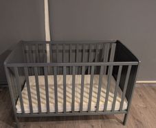 baby cot