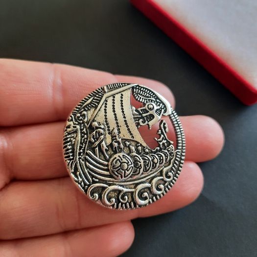 Viking Longship Brooch Metal Nautical Pin Scandinavian Style Mid-Century Jewelry Celtic Norse Dragon Boat Broach