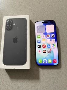 new iPhone 17 in box, only charged twice - 256GB - black