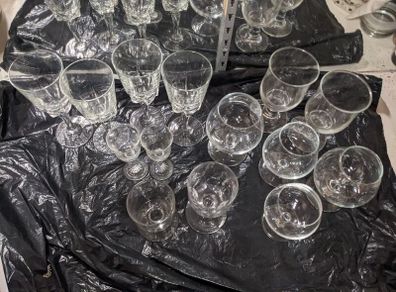 Mixture of 14 drinking glasses