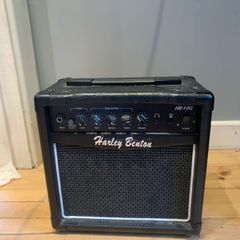 Harley Benton 10 watt electric guitar amp
