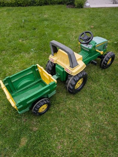 Kids John Deere tractor