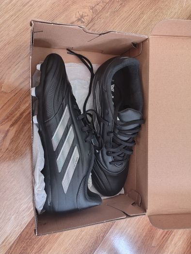 Adidas Football Boots Size 9 (but probably more suitable for an 8)