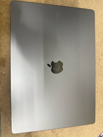 Apple Macbook Pro A2485 16"-M1 Pro-32GB RAM-500GB SSD-Excellent condition