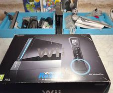 wii boxed  sealed 2 games
