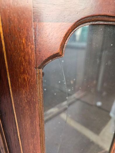 Corner cabinet