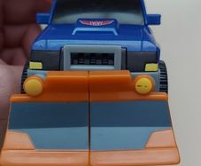Transformer / toy / sentinel / animated